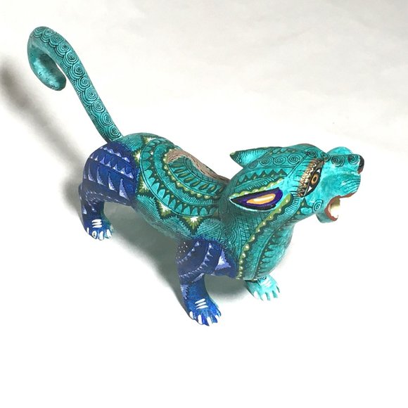 Jaguar Alebrije with Relief Carving of Armadillo and Coyote Included in Design. - Picture 15 of 16